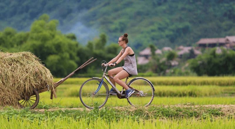 Billet Au départ de Hanoï : excursion d'une journée dans la vallée de Mai Châu, balade à vélo et visite locale