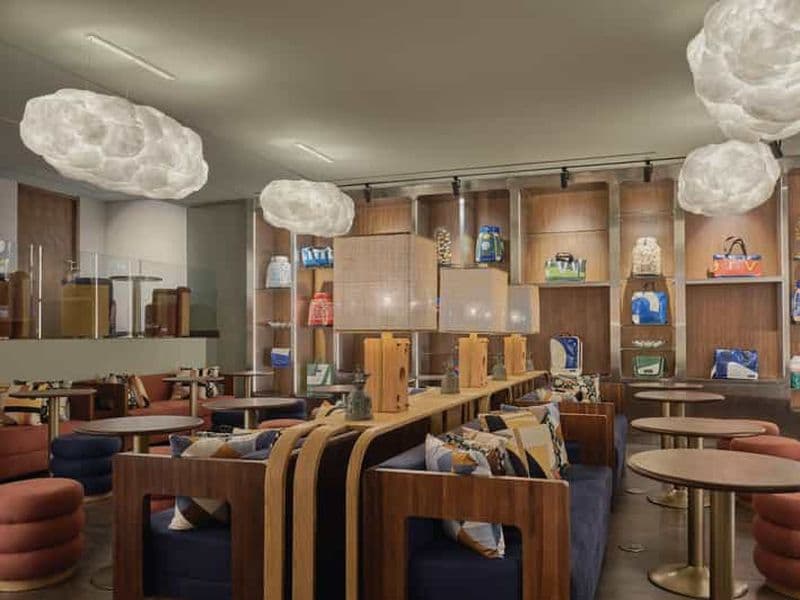 Billet Bangkok : Open Bar l Public House Sukhumvit 31 Hotel