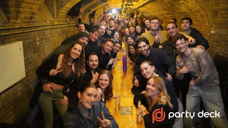 Billet Budapest : visite guidée des bars en ruine avec jeux et 6 shots