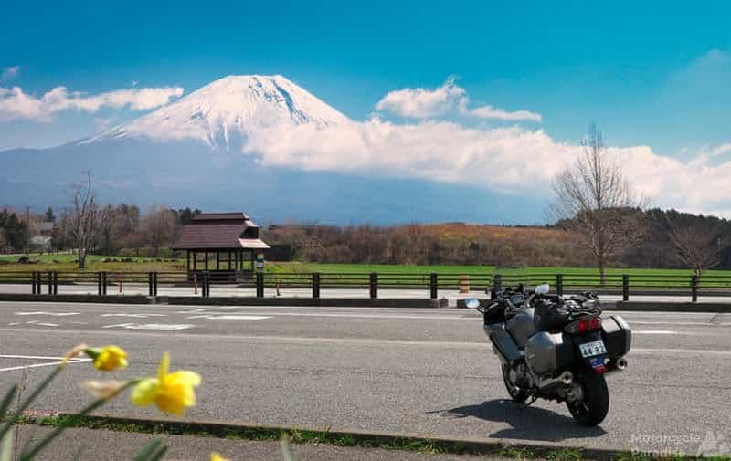 Billet Au départ de Tokyo : visite privée en moto - Fuji, Hakone, Onsen