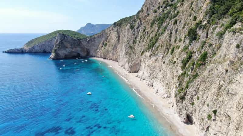 Billet Paleokastritsa : tour en bateau au paradis, à la plage de Yali et aux grottes bleues