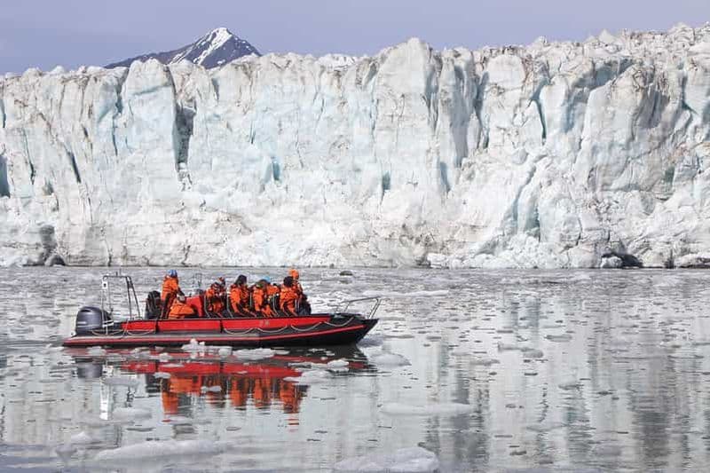 Billet Longyearbyen : Pyramiden et excursion en bateau dans l'Arctique