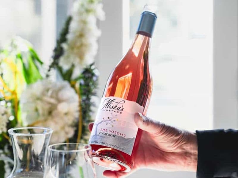 Billet Visite d'une demi-journée d'un vignoble et déjeuner dans un vignoble.