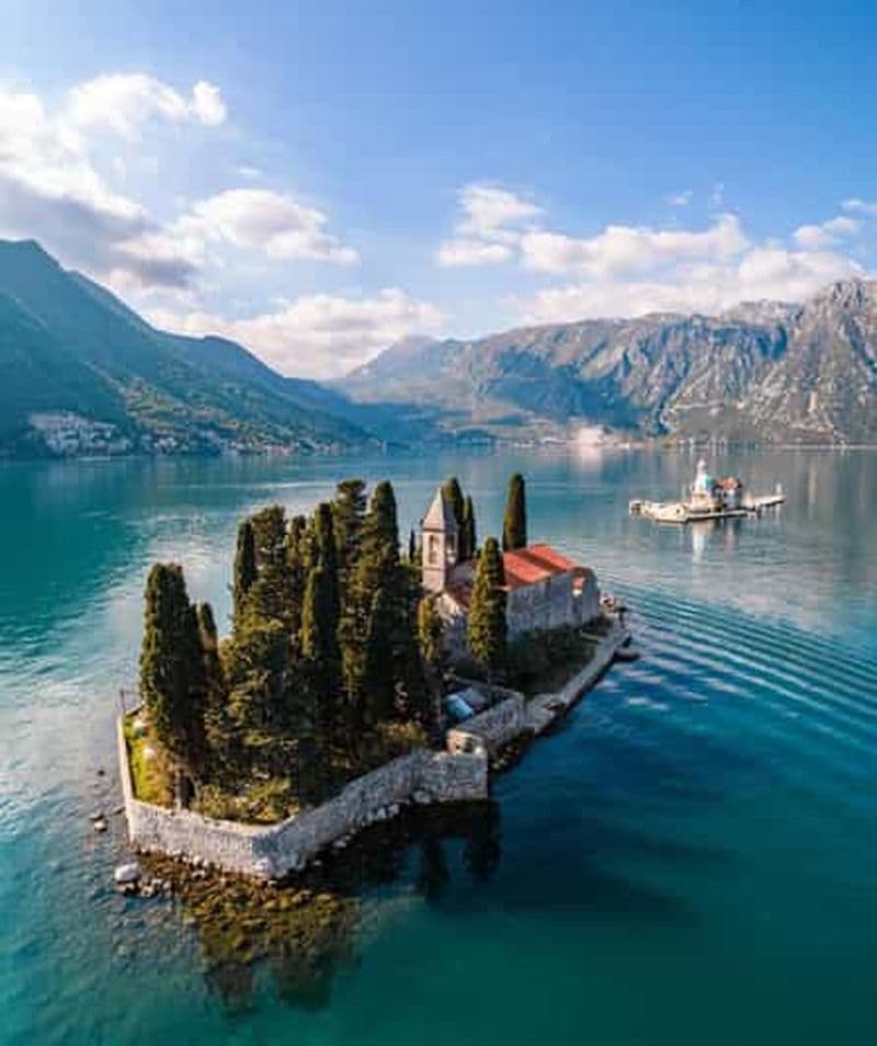 Billet Kotor : Grotte bleue et visite de la Dame des rochers en bateau à moteur