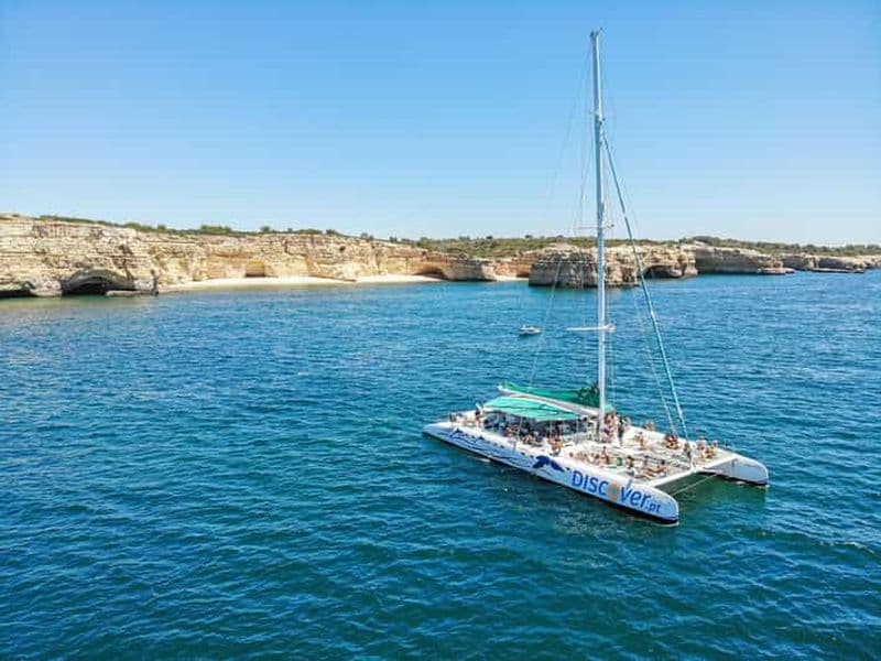 Billet Portimão : demi-journée de catamaran à Benagil et Carvoeiro