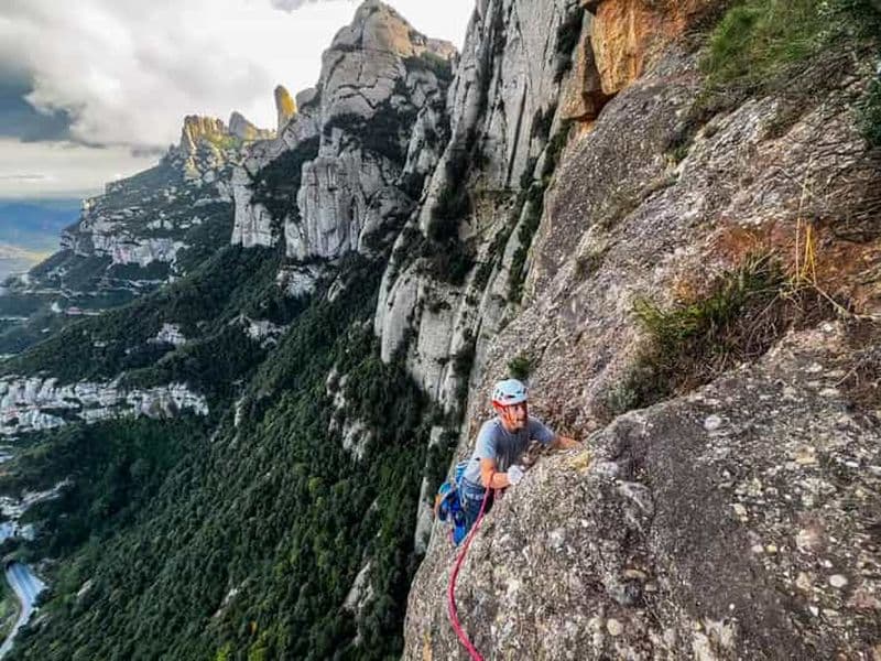 Billet Montserrat : escalade dans un cadre magique.