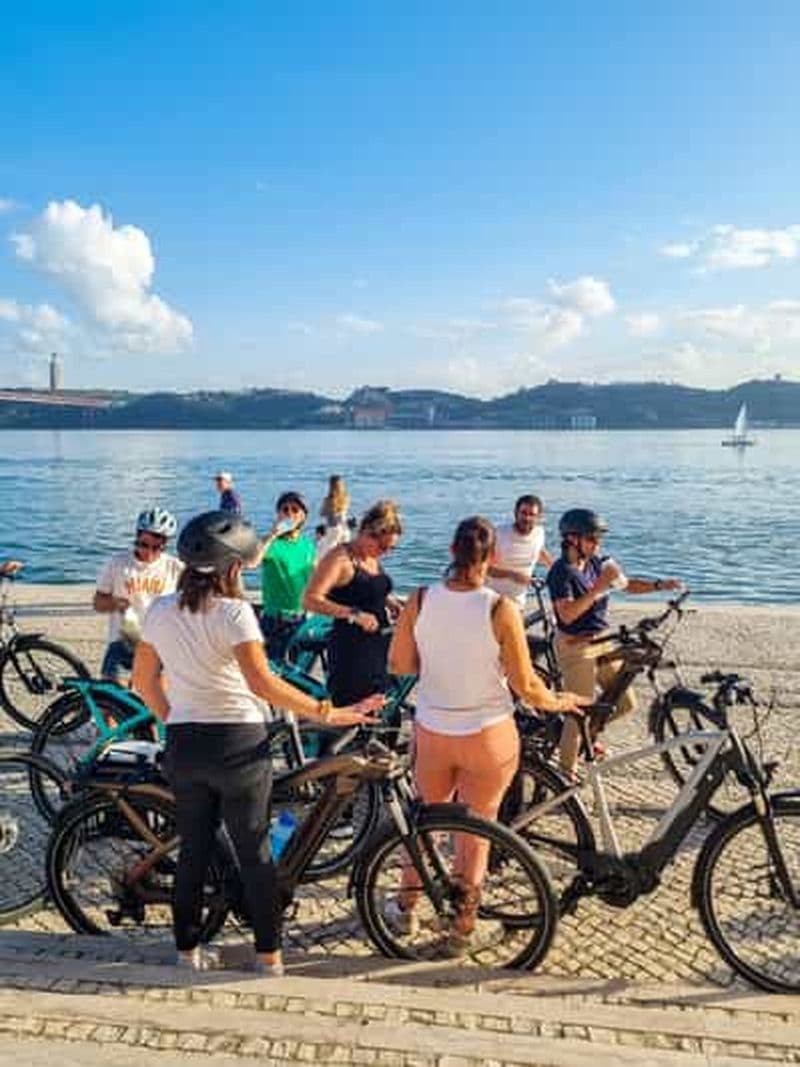 Billet Lisbonne : aventure en vélo électrique à Belém avec dégustation de pastéis