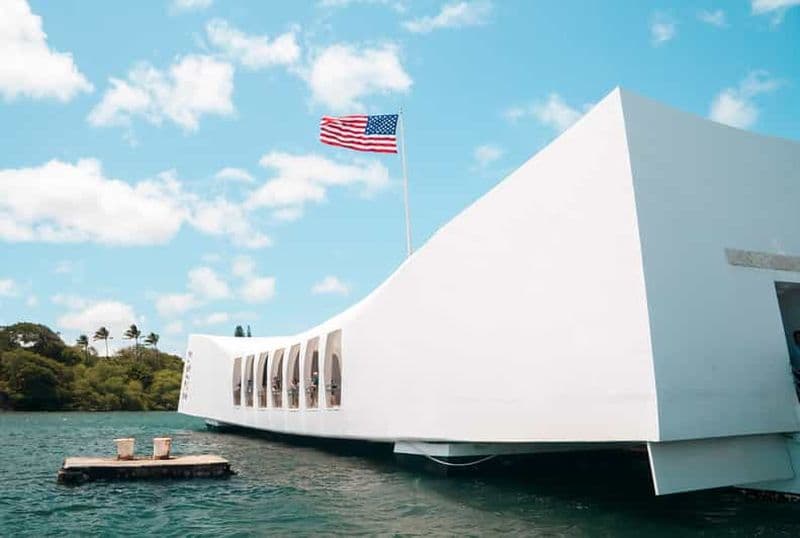 Billet Oahu : Pearl Harbor, USS Arizona et visite de la ville