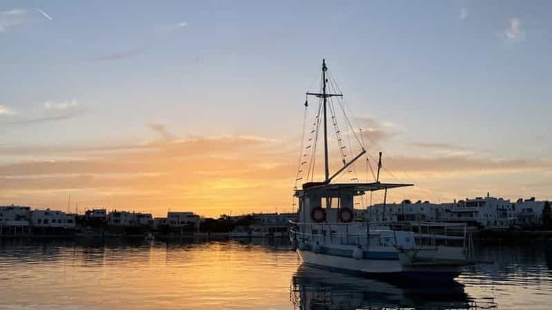 Billet Paros : Tour en bateau au coucher du soleil dans la baie de Paros avec plongée en apnée