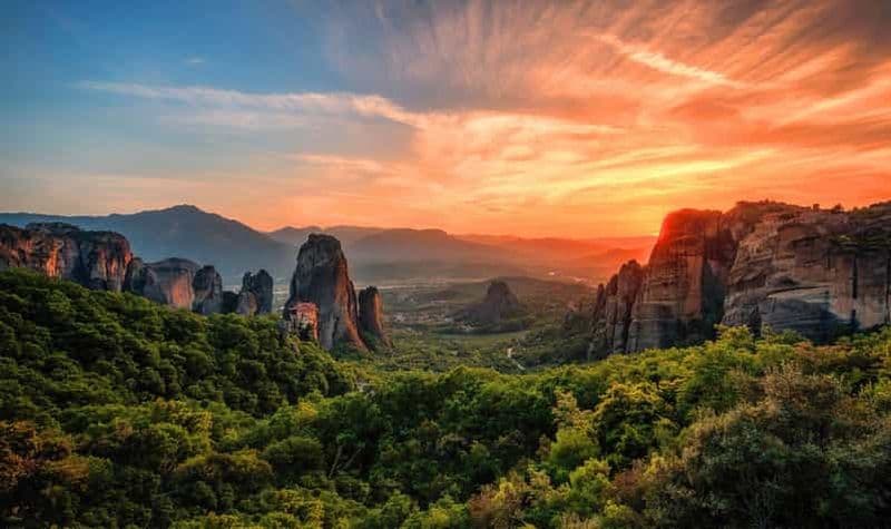 Billet Météores : Visite guidée au coucher du soleil avec visite des monastères et des grottes