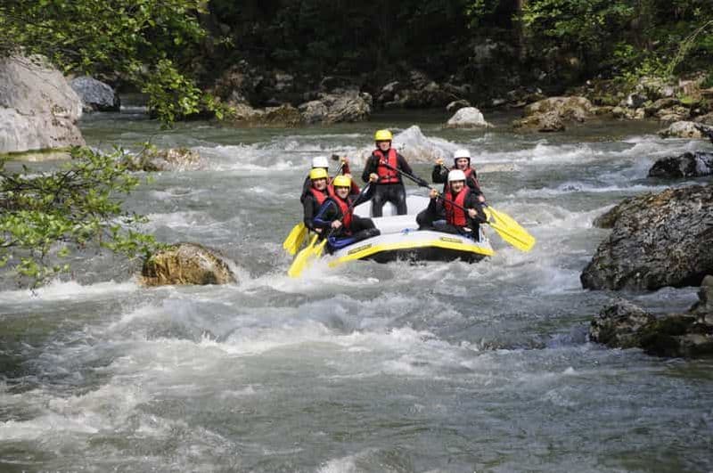 Billet Brasov : excursion d'une journée en rafting en eaux vives