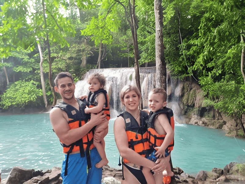Billet Excursion d'une journée à Kanchanaburi et aux chutes d'eau d'Erawan au départ de Bangkok