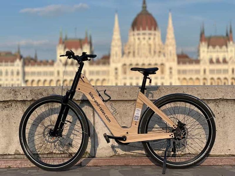 Billet Budapest : Visite guidée du centre-ville à vélo électrique