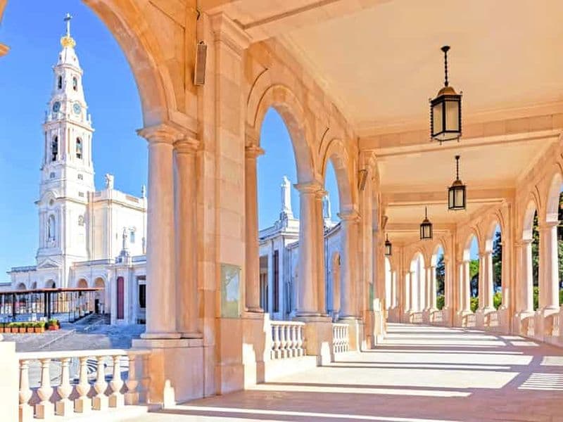 Billet Depuis Lisbonne : visite en petit groupe de Fatima, Nazaré et Óbidos