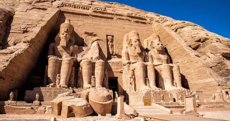 Billet Au départ d'Assouan : Excursion d'une journée aux Temples d'Abou Simbel, de Ramsès et de Néfertari