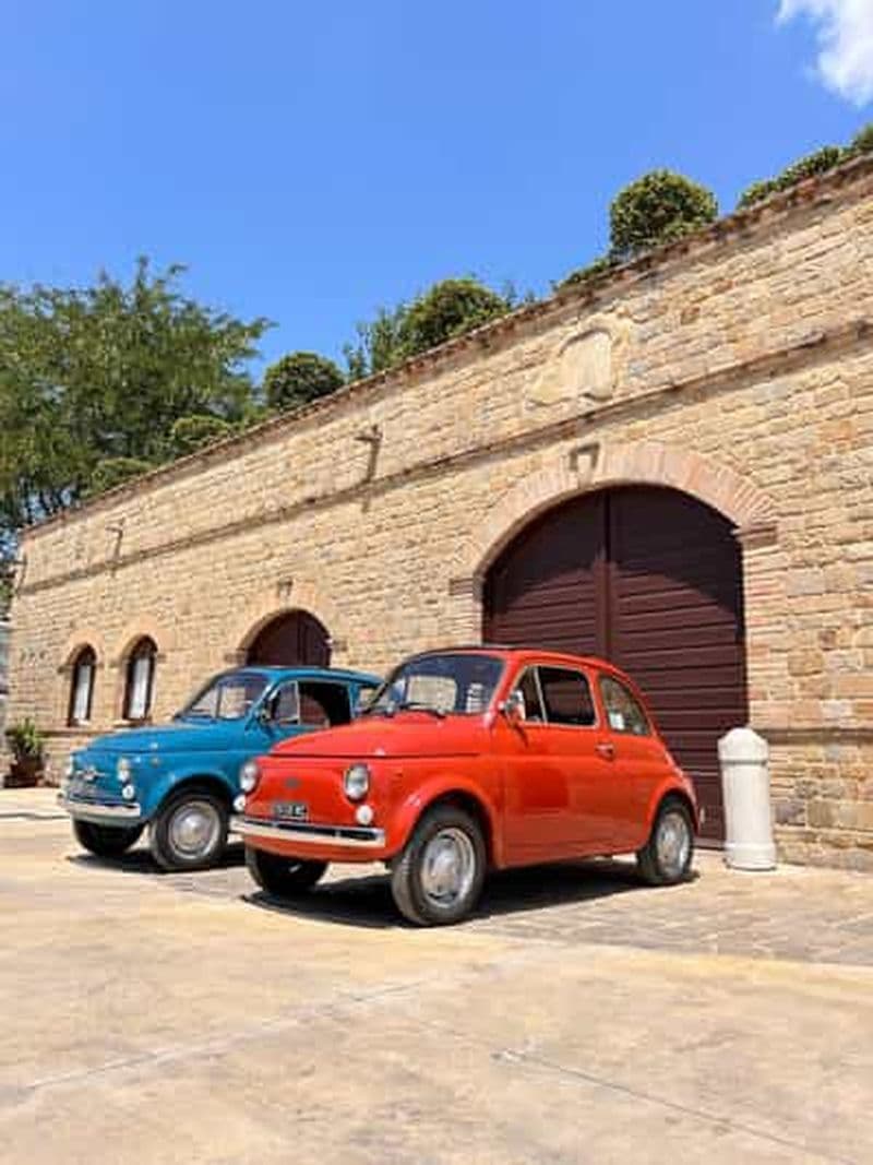 Billet Marche : Tour des collines de Verdicchio à bord d'une Fiat 500 d'époque