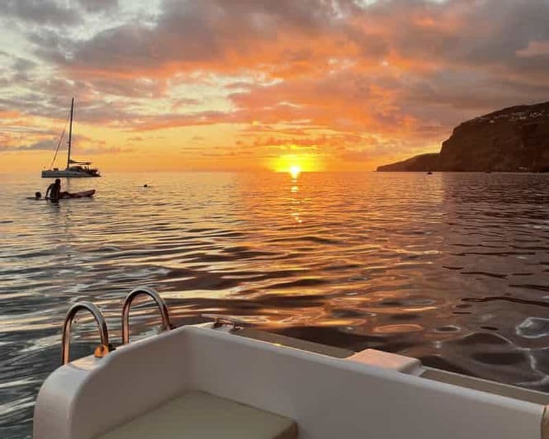 Billet Funchal : excursion privée en bateau au coucher du soleil - plongée avec tuba et paddle 11 personnes