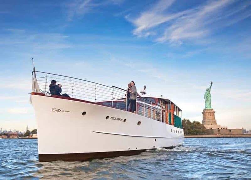 Billet New York : sortie en bateau à voile avec visite touristique