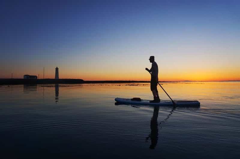 Billet Visite privée au coucher du soleil en paddle à Reykjavik