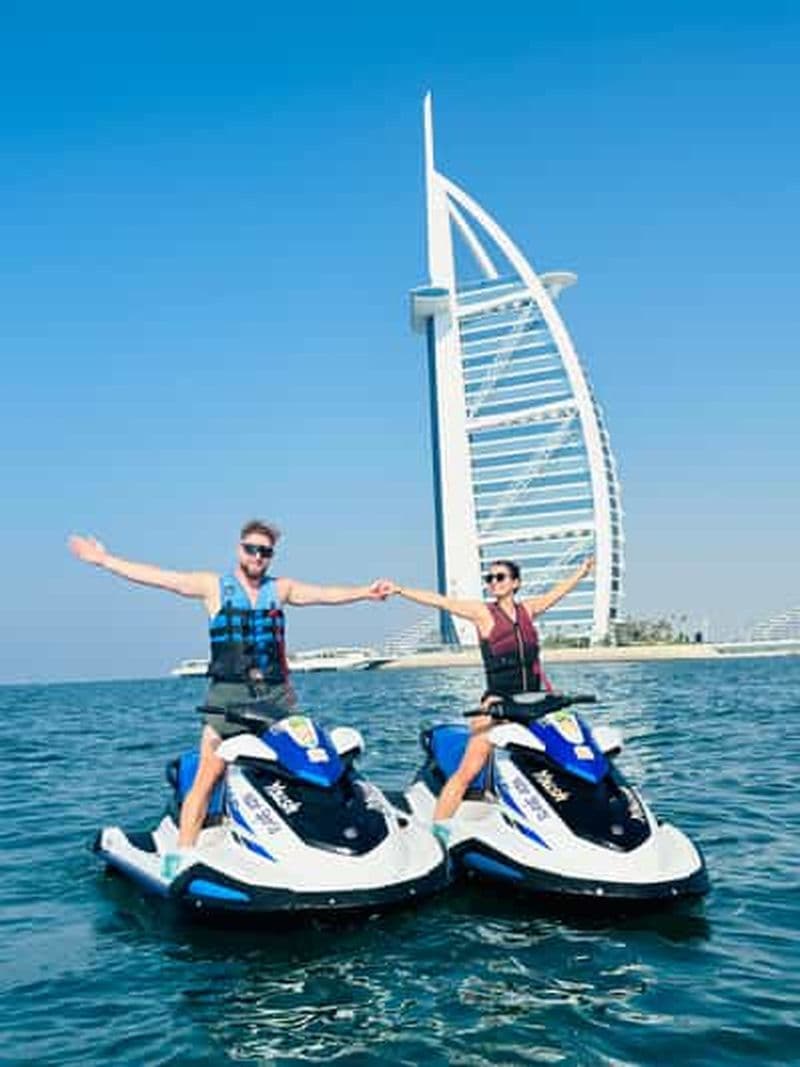 Billet Dubaï : visite en jet ski du Burj Al Arab avec photos et vidéos gratuites