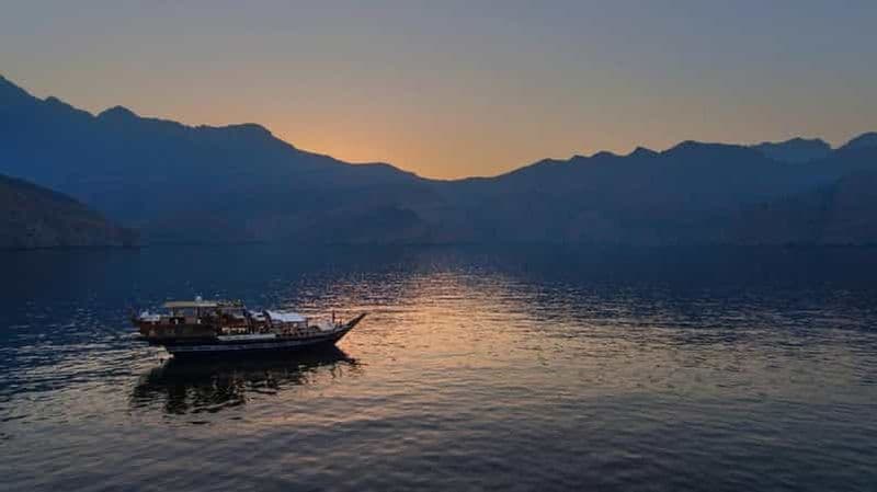Billet Khasab : Croisière de nuit en boutre dans le Musandam
