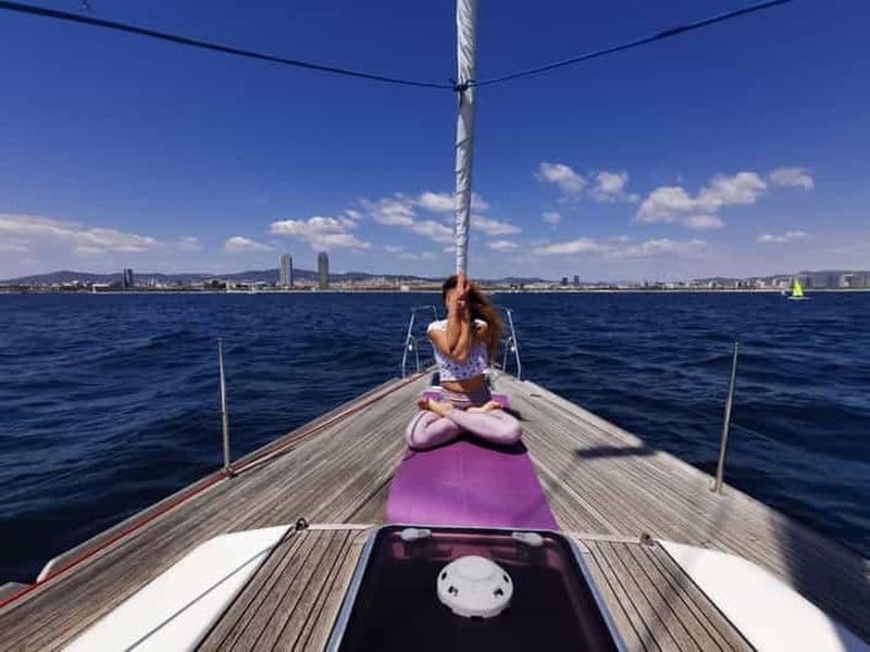 Billet Barcelone : Séance de yoga Namaste et sortie en mer