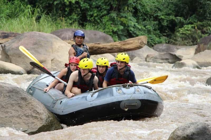 Billet Chiang Mai Rafting dans la rivière Mae Taeng avec buffet thaïlandais