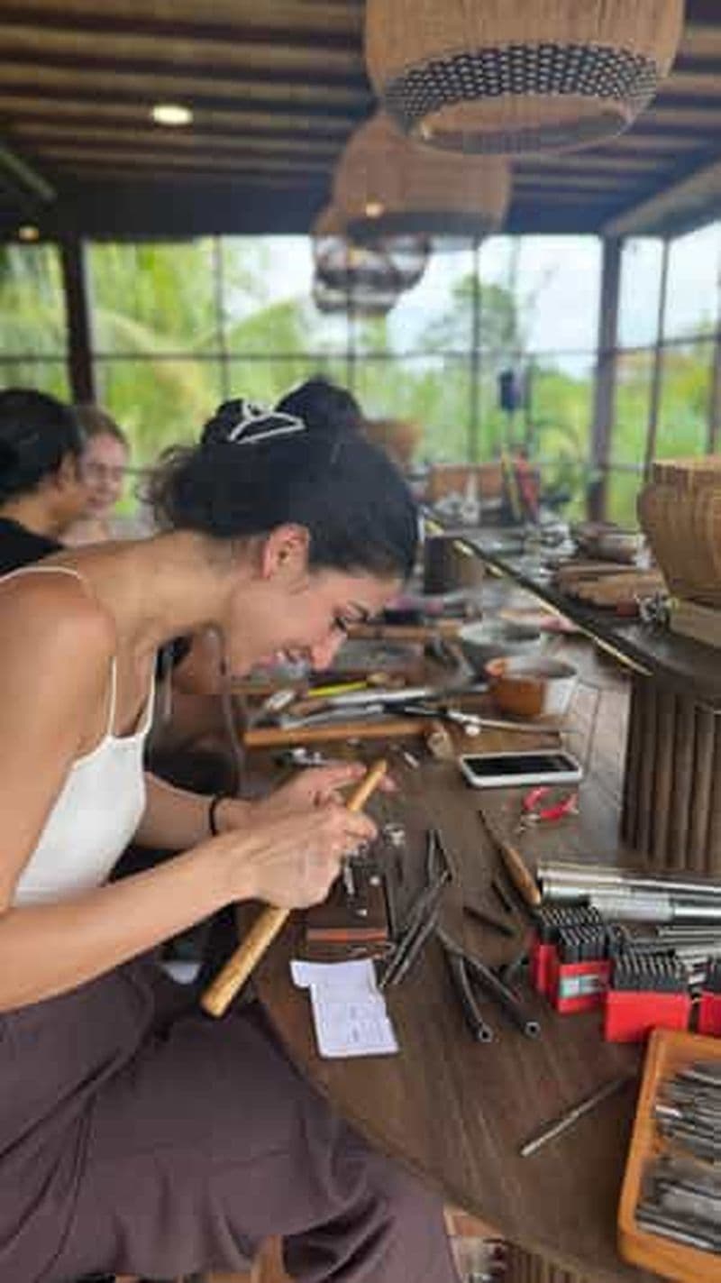 Billet Bali : Cours de fabrication de bijoux à Seminyak avec 7 grammes d'argent