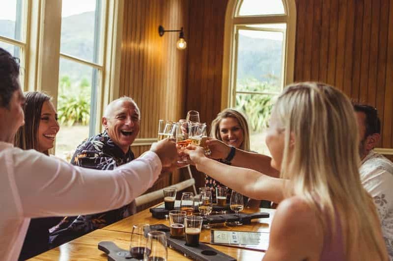 Billet Queenstown : Tournée des vins et des bières artisanales au crépuscule