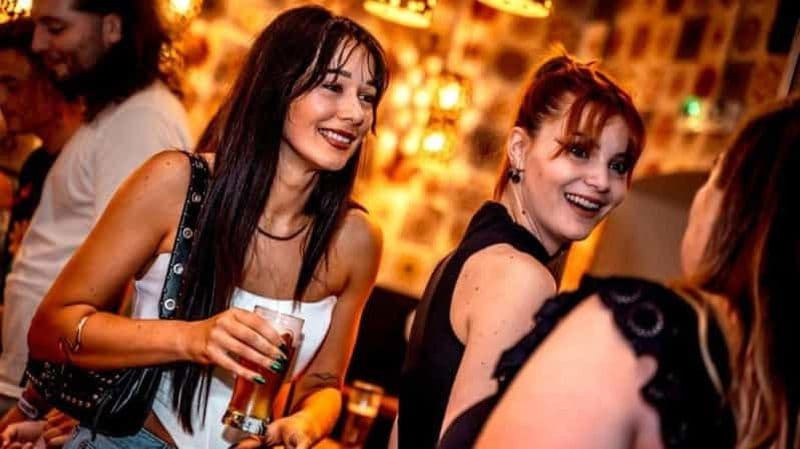 Billet Athènes : Tournée des bars et entrée VIP en boîte de nuit