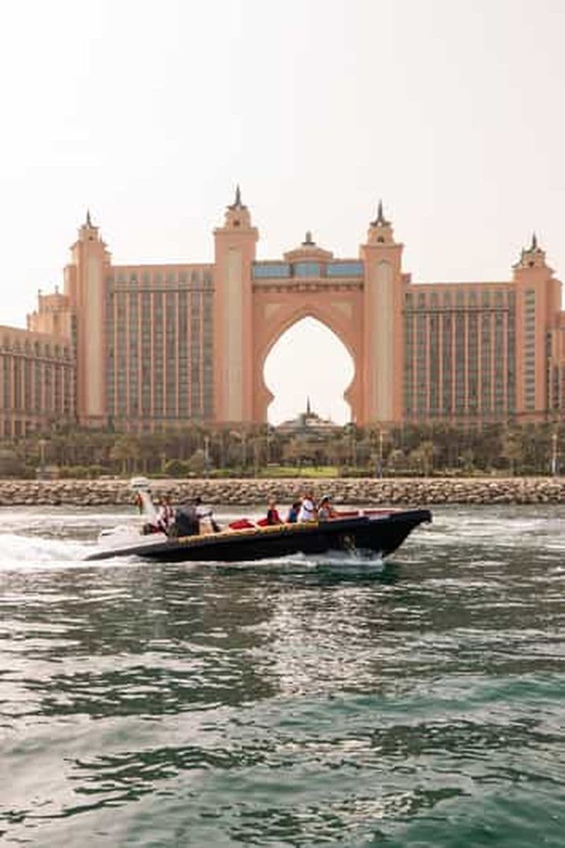 Billet Marina de Dubaï : visite touristique d'une heure en hors-bord de luxe
