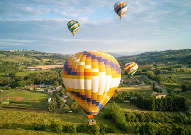 Billet Vol en montgolfière d'une heure au-dessus de la Toscane depuis Lucques