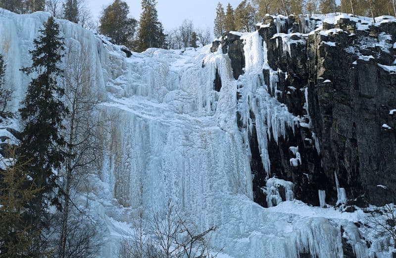 Billet Rovaniemi : Excursion d'une journée aux chutes d'eau gelées du canyon de Korouoma