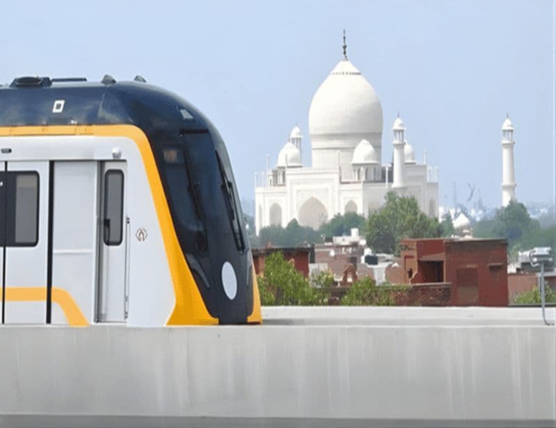 Billet Depuis Delhi : visite du Taj Mahal et du fort d'Agra avec trajet en métro