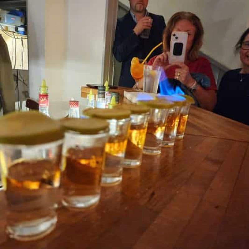 Billet Budapest : visite guidée nocturne du quartier juif avec boissons