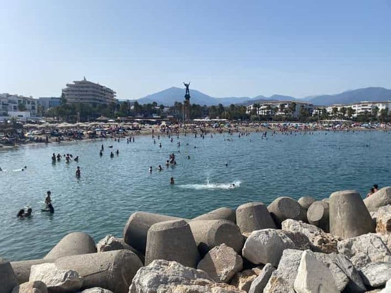 Billet Puerto Banús : visite privée du port avec tapas et boissons