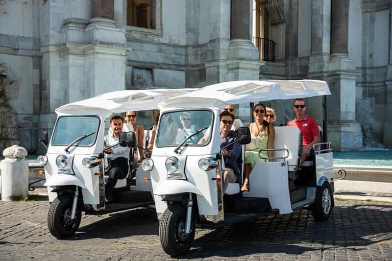 Billet Rome : Visite privée en Tuk Tuk avec prise en charge à l'hôtel et Prosecco