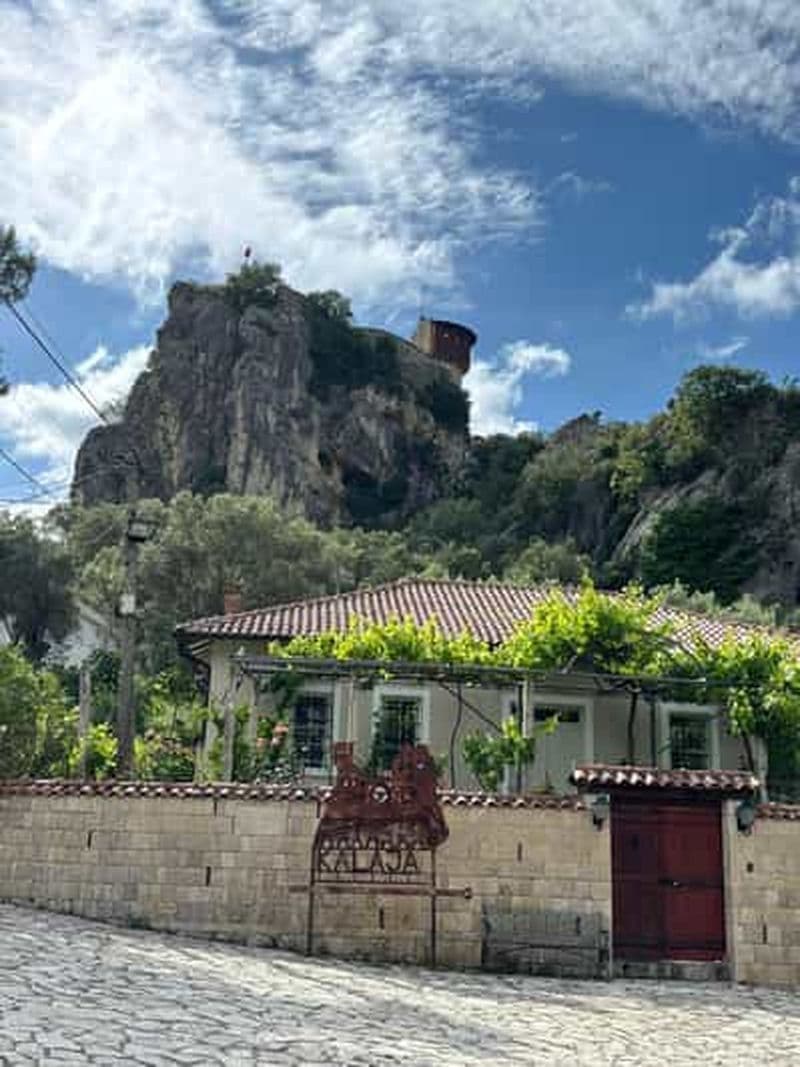 Billet Au départ de Tirana : le château de Petrela et la plus grande tyrolienne des Balkans