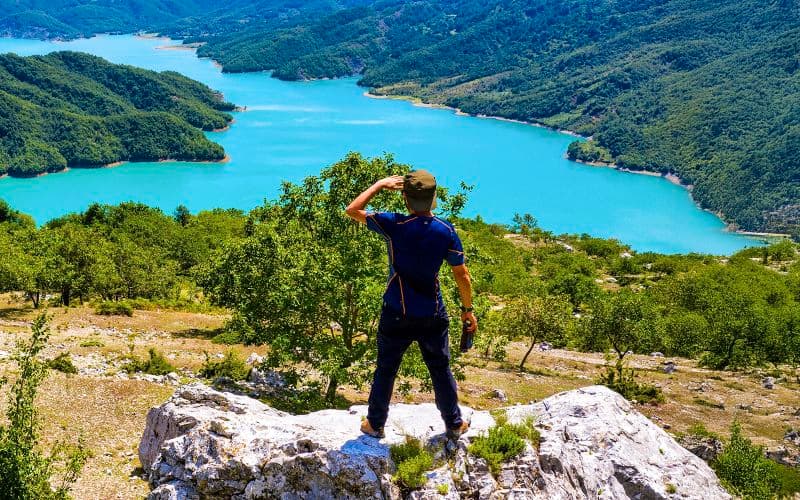 Billet Depuis Tirana : Randonnée au lac Bovilla et au mont Gamti et visite de la vieille ville de Kruja en minibus