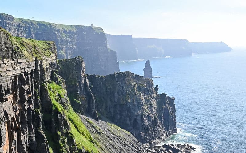 Billet Au départ de Dublin : Excursion d'une journée aux falaises de Moher et à Galway avec arrêt déjeuner à Fanore