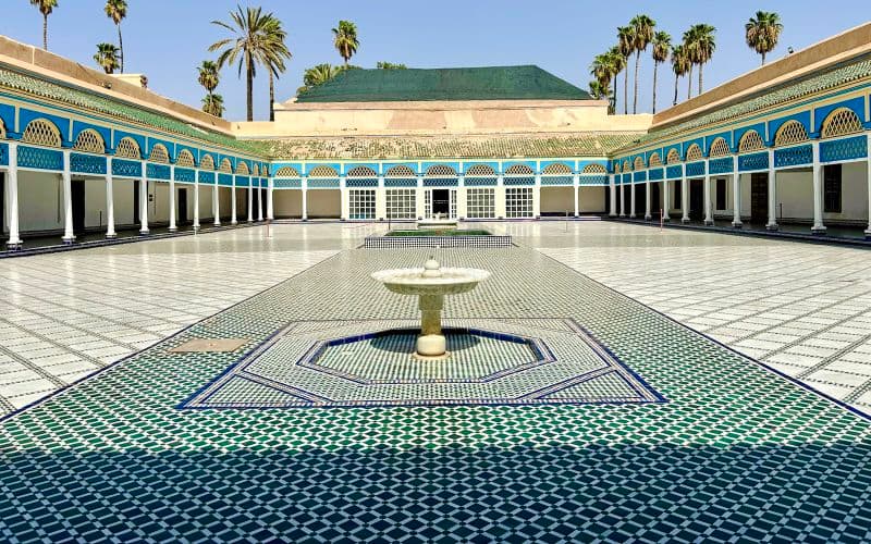 Billet Visite guidée du Palais de la Bahia, des Tombeaux Saadiens, du Palais de la Koutoubia et des souks