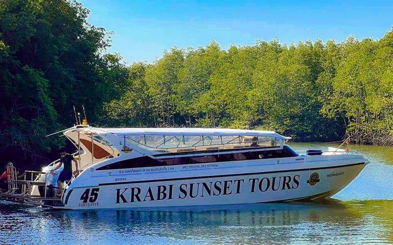Billet Depuis Krabi : Visite 1 journée Îles Phi Phi et 4 îles au coucher du soleil en hors-bord avec déjeuner et navettes
