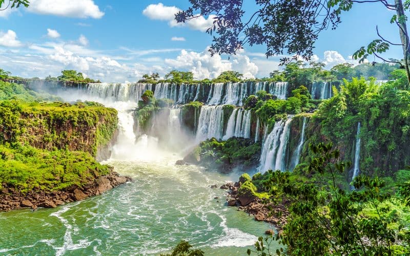 Billet Depuis Puerto Iguazú : Argentine/Brésil Visite des Chutes d'Iguazú avec entrée, transferts et option tour en bateau