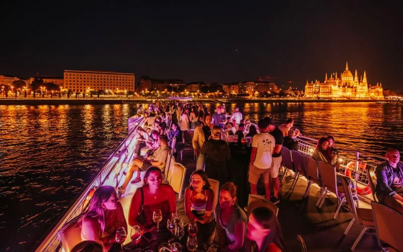 Billet Croisière Lotus nocturne sur le Danube à Budapest avec Aperol et Prosecco à volonté