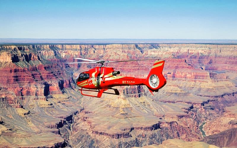 Billet Depuis Las Vegas : 70+ min Grand Canyon West Rim Helicopter Tour with Optional Las Vegas Strip Views (visite en hélicoptère de la rive ouest du Grand Canyon avec option de vue sur le Strip de Las Vegas)