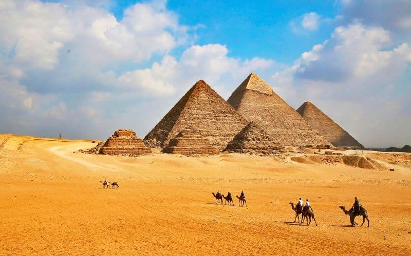 Billet Depuis le Caire : Visite premium d'une demi-journée des Pyramides de Gizeh et du Sphinx avec navettes de/vers l'hôtel et guide multilingue