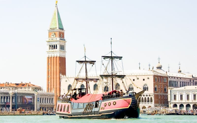 Billet Dîner-croisière de 3 heures sur un galion à Venise