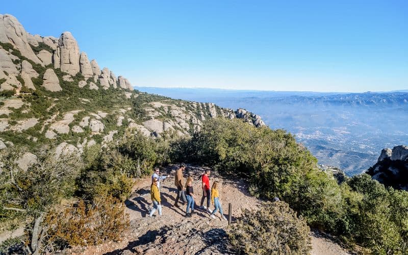 Billet À partir de Barcelone : Excursion d'une journée à Montserrat et randonnée pittoresque dans les montagnes