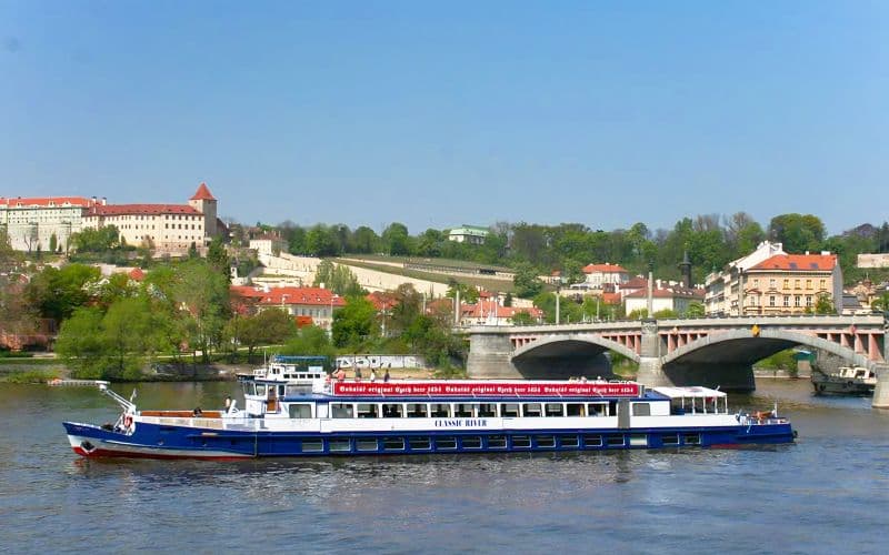 Billet Prague : Croisière touristique en bateau avec dîner buffet