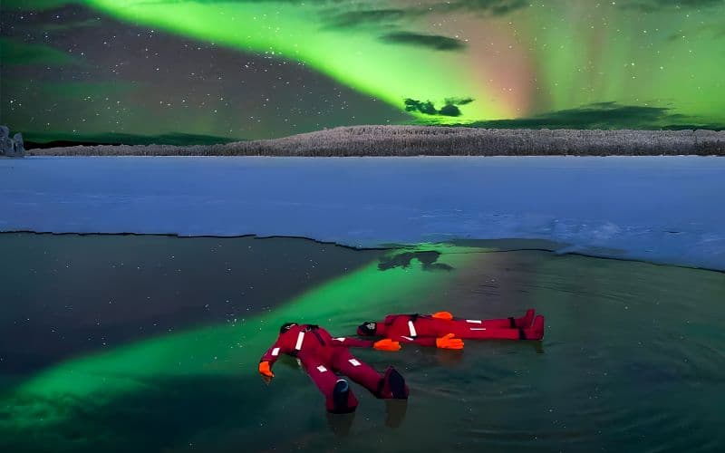 Billet Rovaniemi : Les lacs de Laponie flottent sur la glace et les aurores boréales